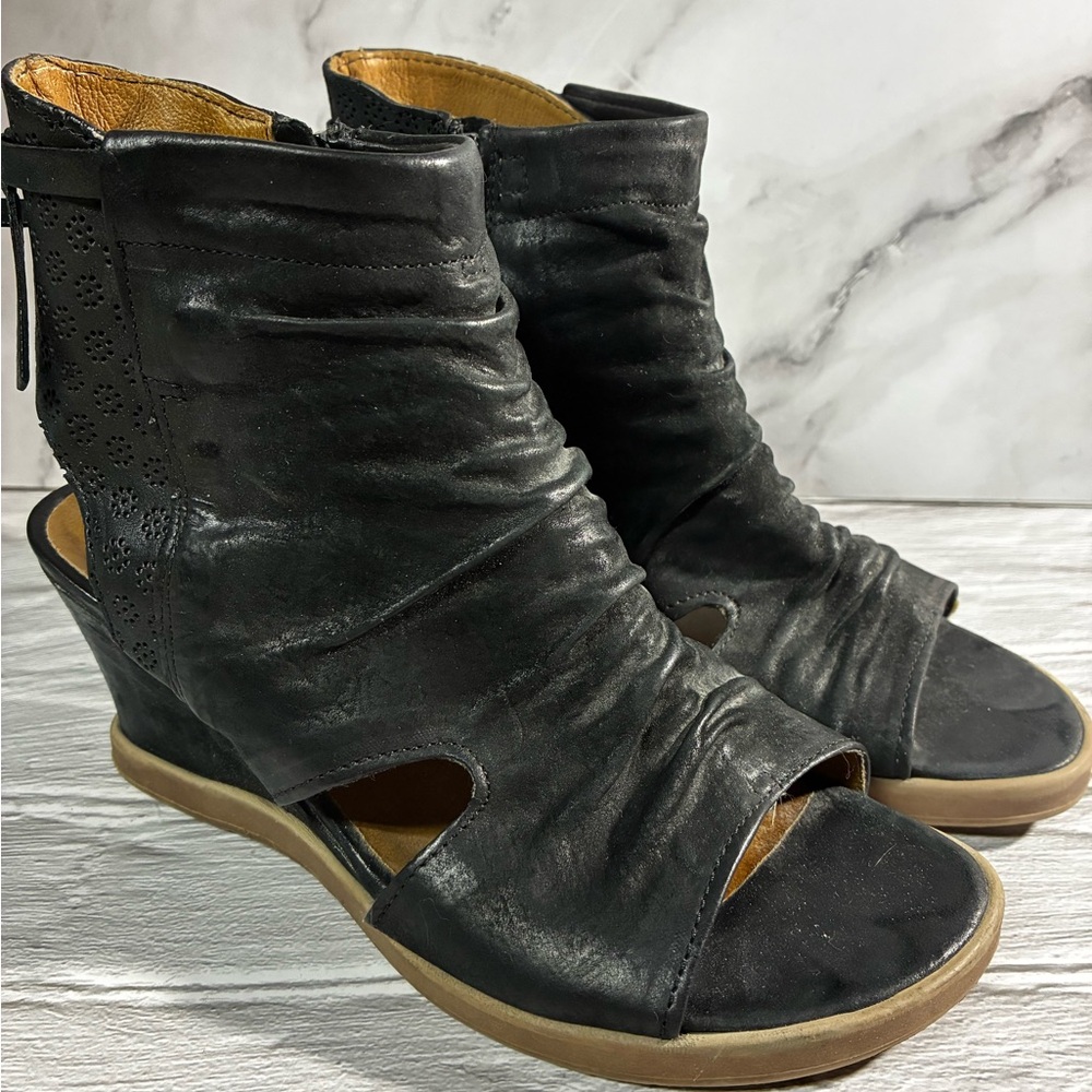 MJUS Black Leather Peep Toe Ruched Wedge Side Zip Ankle Bootie